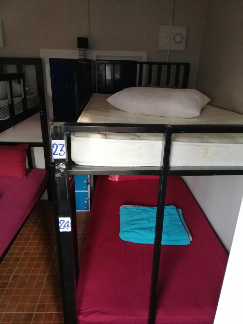 Neverland Dorm Пхипхи Экстерьер фото
