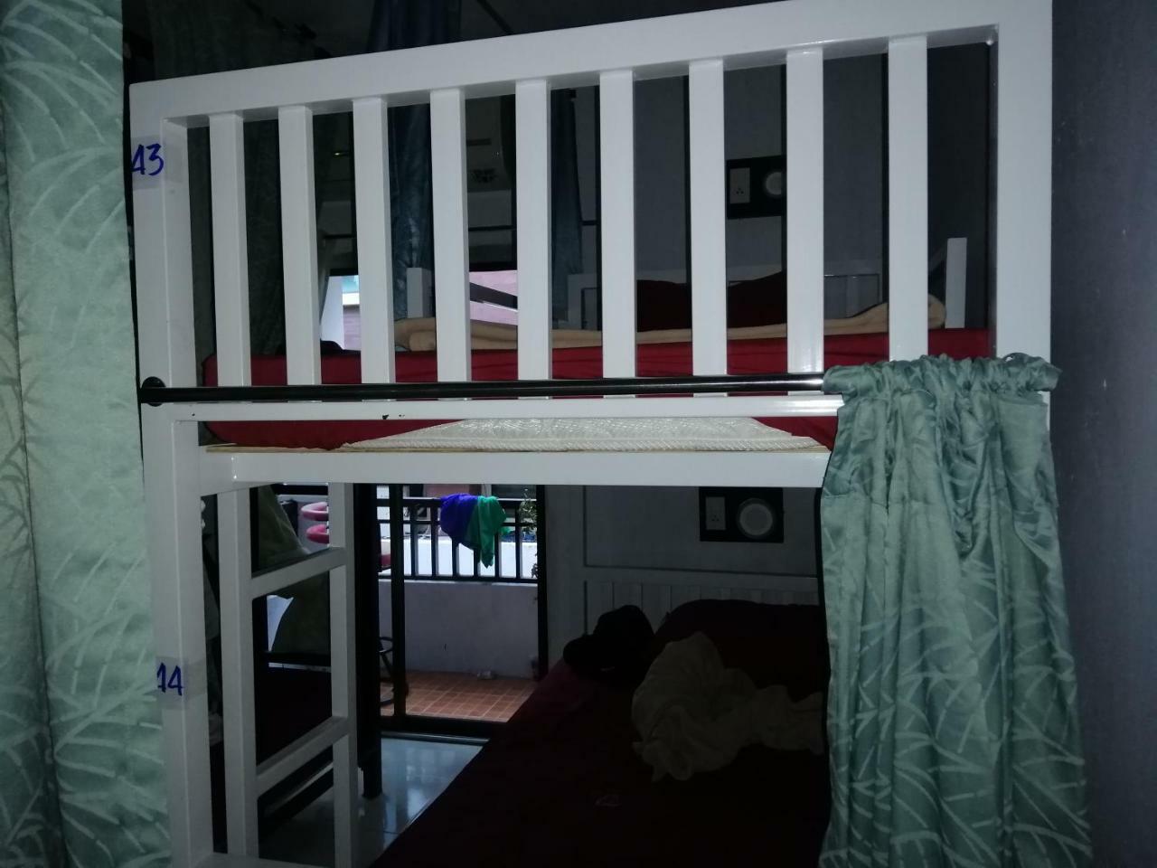 Neverland Dorm Пхипхи Экстерьер фото